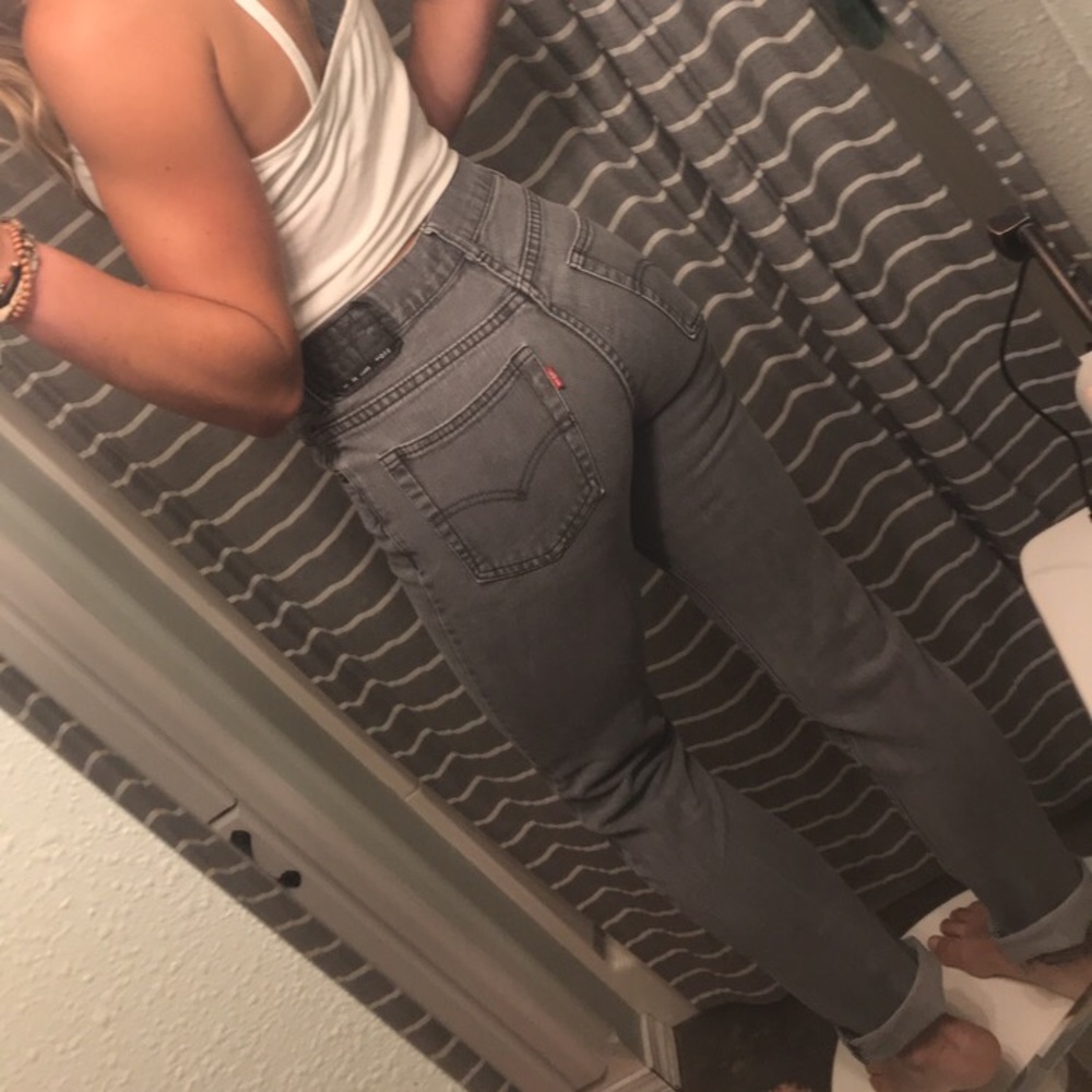 gray levis